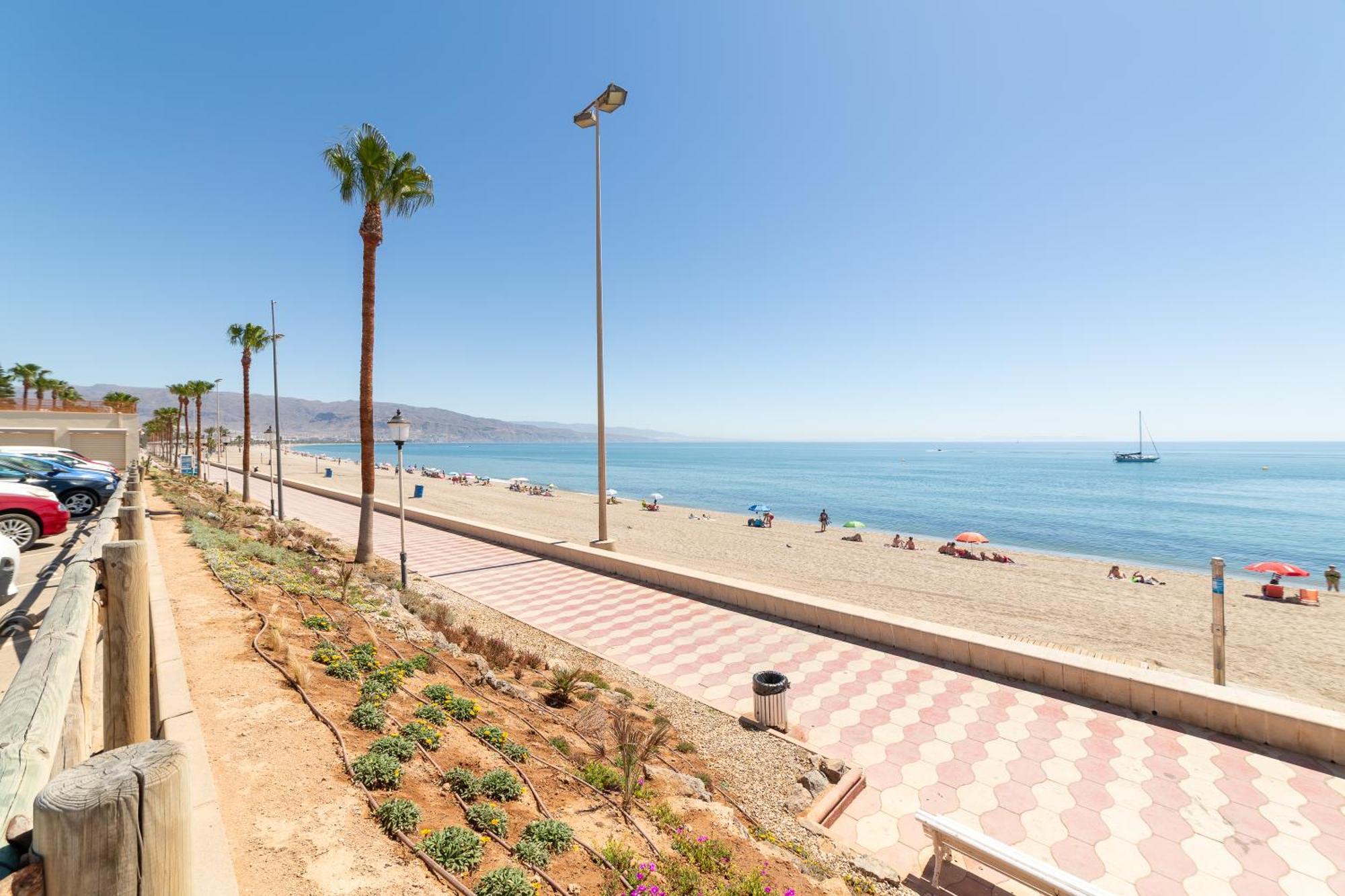 Holiday Apartment Roquetas de Mar Exterior photo